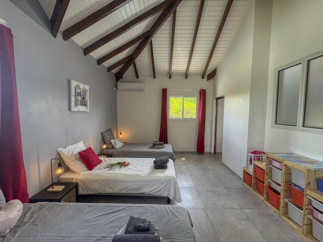 30.Location villa piscine le moule guadeloupe_Chambre enfants